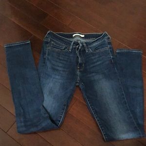 Levi’s size 29 711 skinny jeans